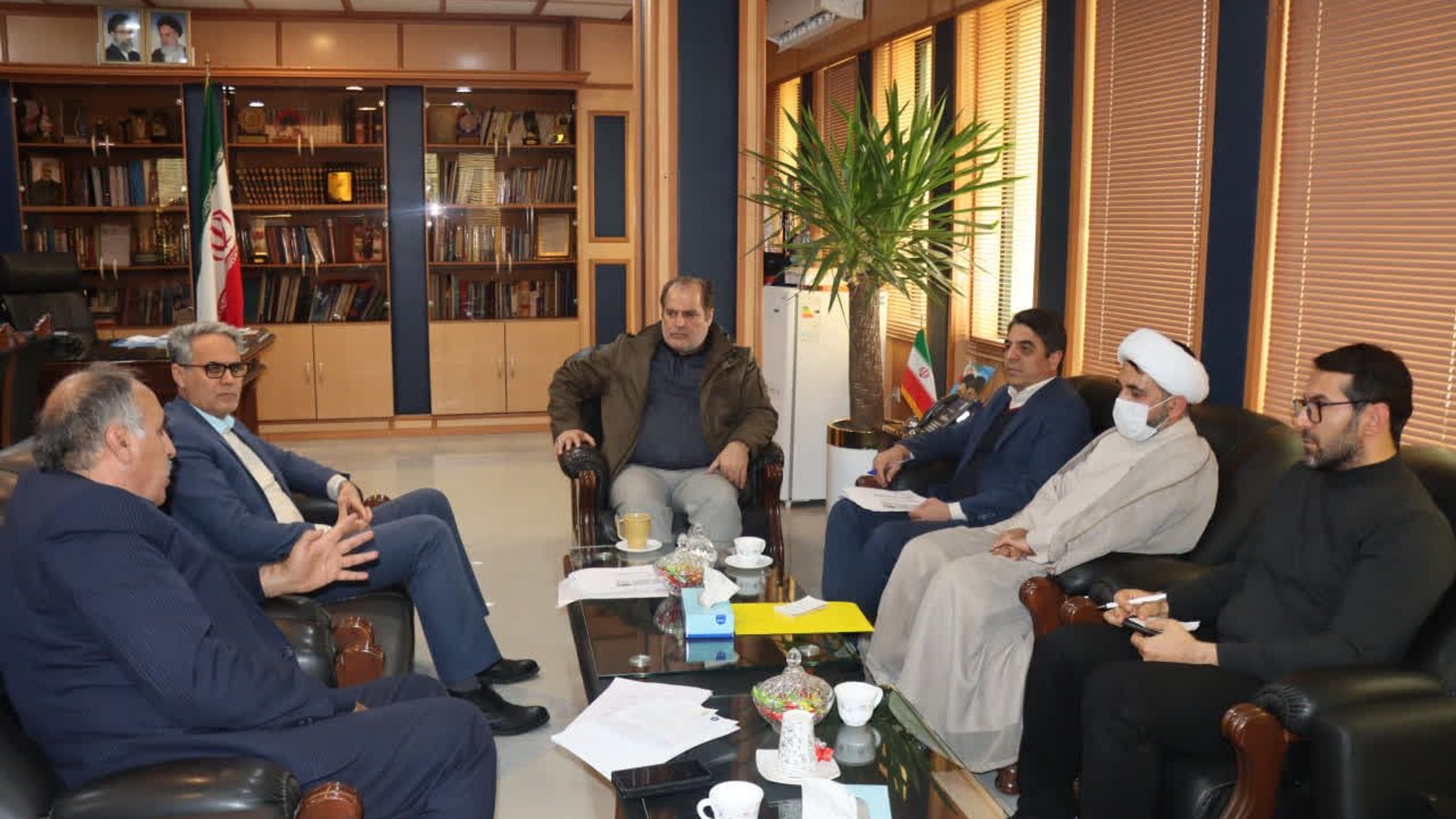 بررسی مشکلات زمین‌های اوقافی روستای طرازناهید در نشست امروز فرماندار