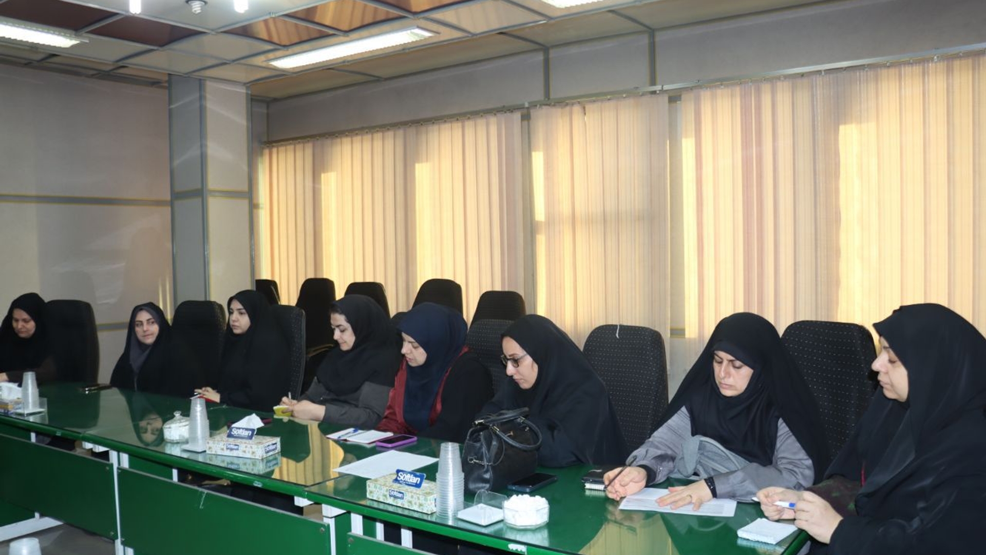 برگزاری جلسه کمیته بانوان شهرستان ساوه به مناسبت دهه فجر