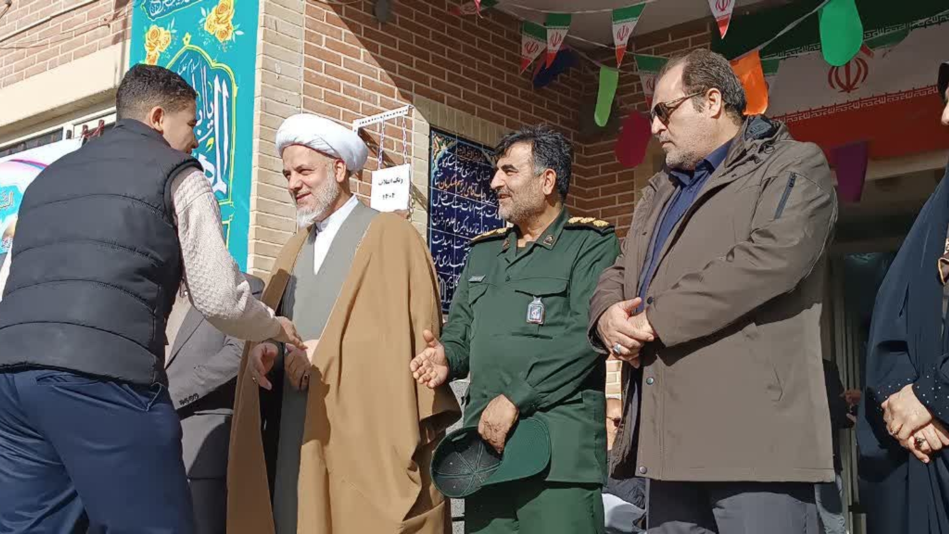 زنگ انقلاب در مدرسه نیکان کاوه به صدا درآمد