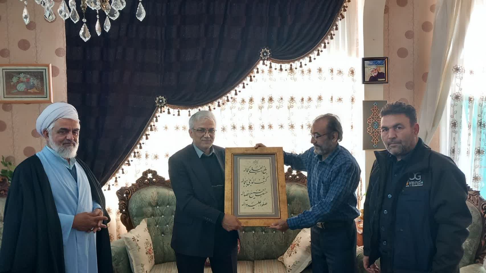 تجلیل مهدی احمدی از استاد ابراهیم مطیع هنرمند پیشکسوت خشنویسی و نگارگری