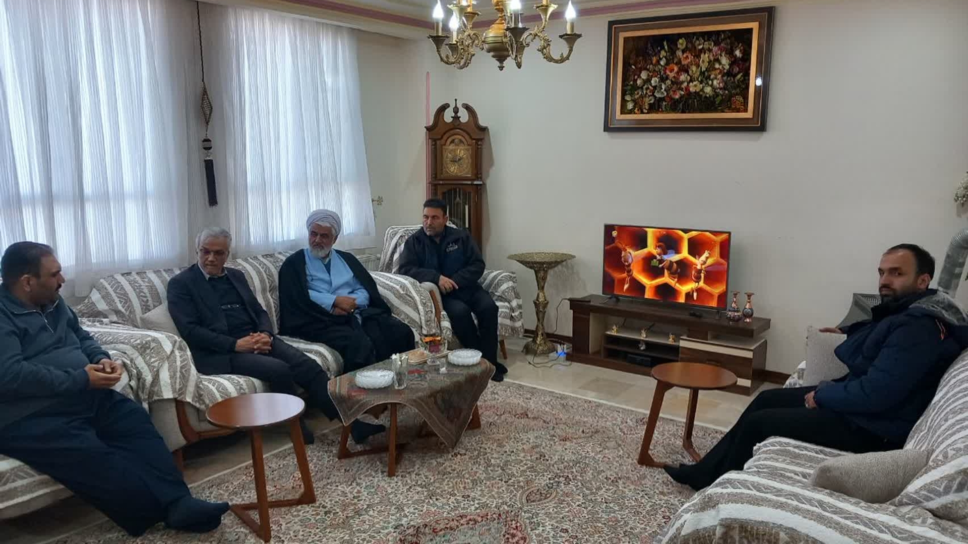 دیدار و تجلیل مهدی احمدی از خبرنگار شبکه آفتاب شهرستان زرندیه