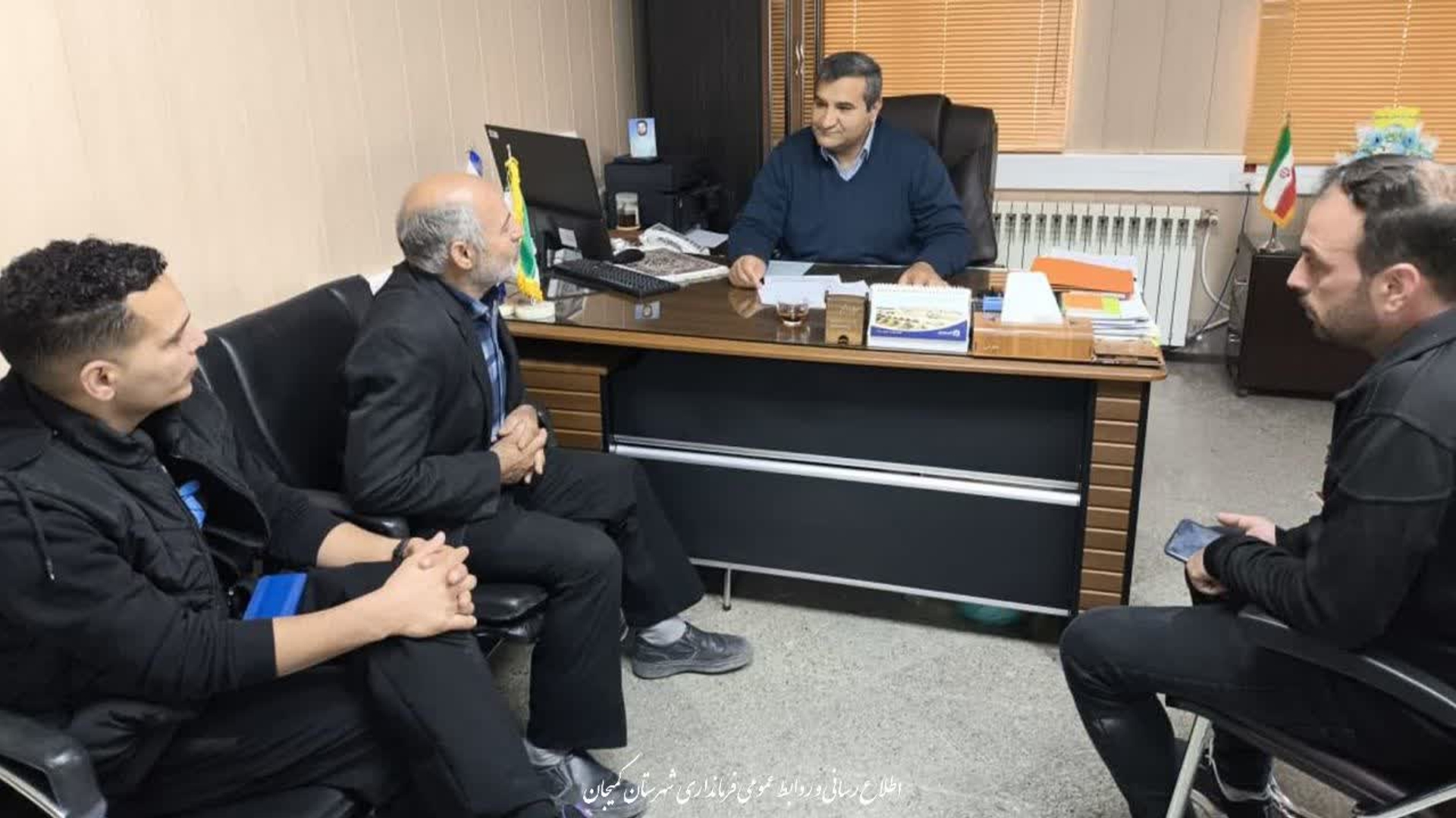 🔻دیدار نمایندگان آژانس‌ها و خودروهای مسافربری درون‌شهری با فرماندار شهرستان کمیجان