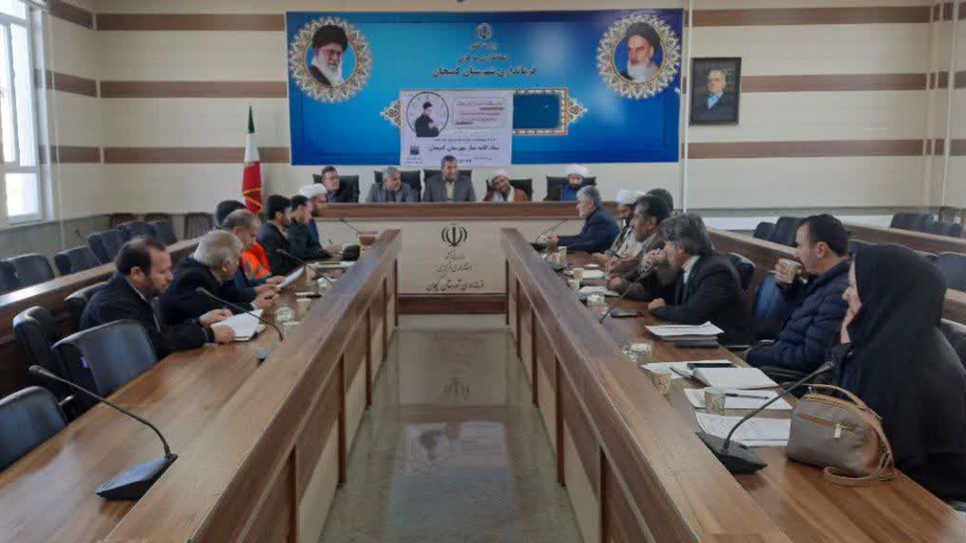 🔻برگزاری جلسه کارگروه شورای اقامه نماز شهرستان کمیجان به ریاست فرماندار