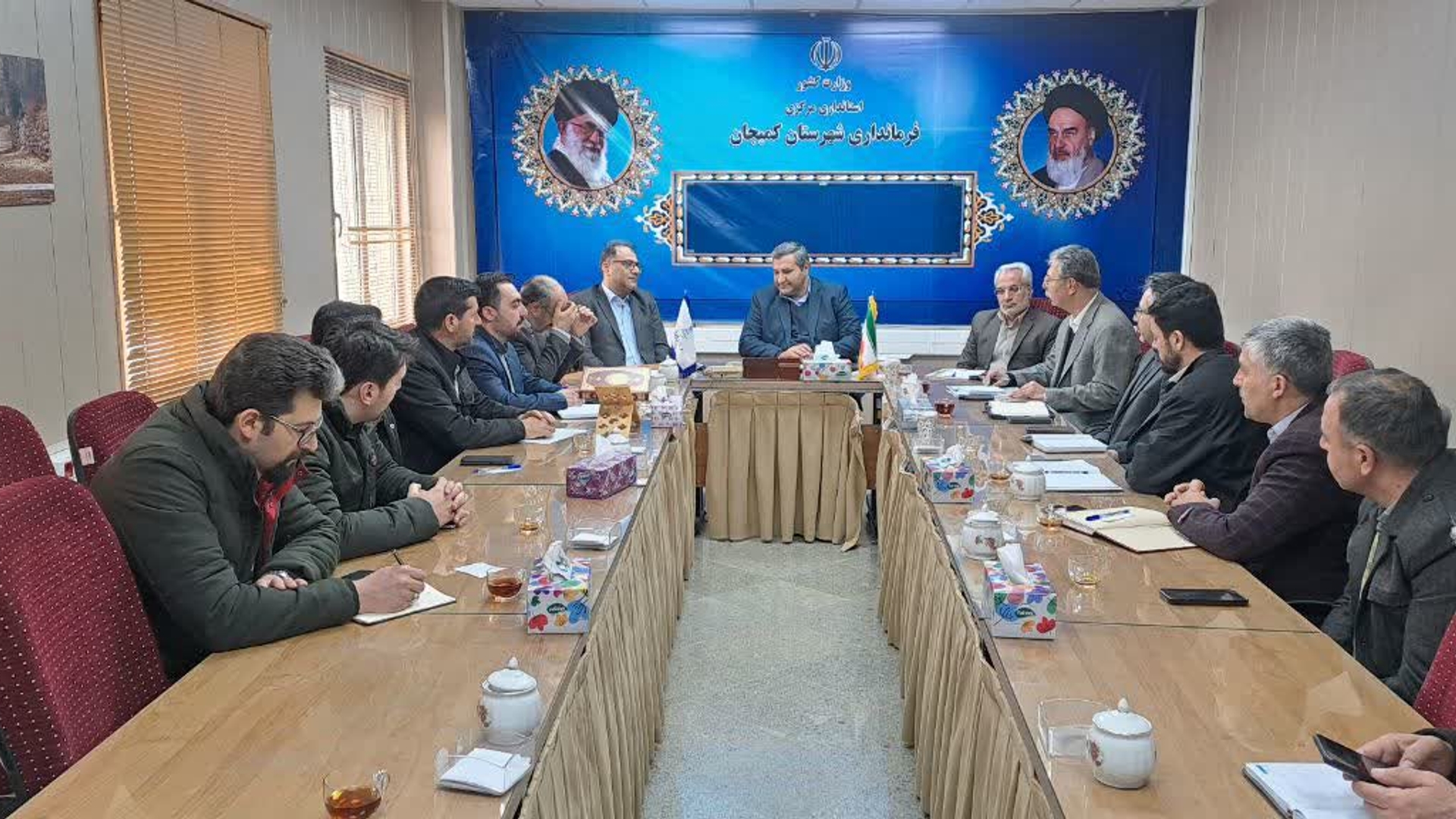 🔻 برگزاری جلسه هماهنگی توسعه خوشه مبل و منبت روستای سمقاور با حضور مدیرعامل شرکت شهرک های صنعتی  استان مرکزی