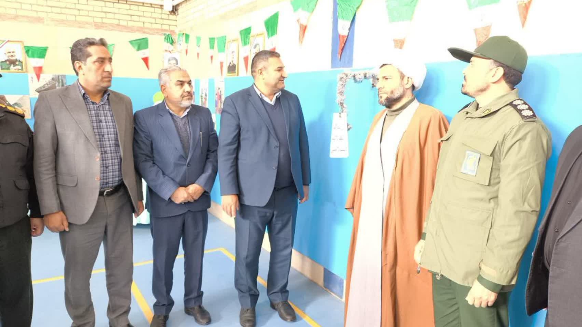 🔻آیین نواختن زنگ انقلاب همزمان با آغاز ایام‌الله دهه فجر در کمیجان برگزار شد