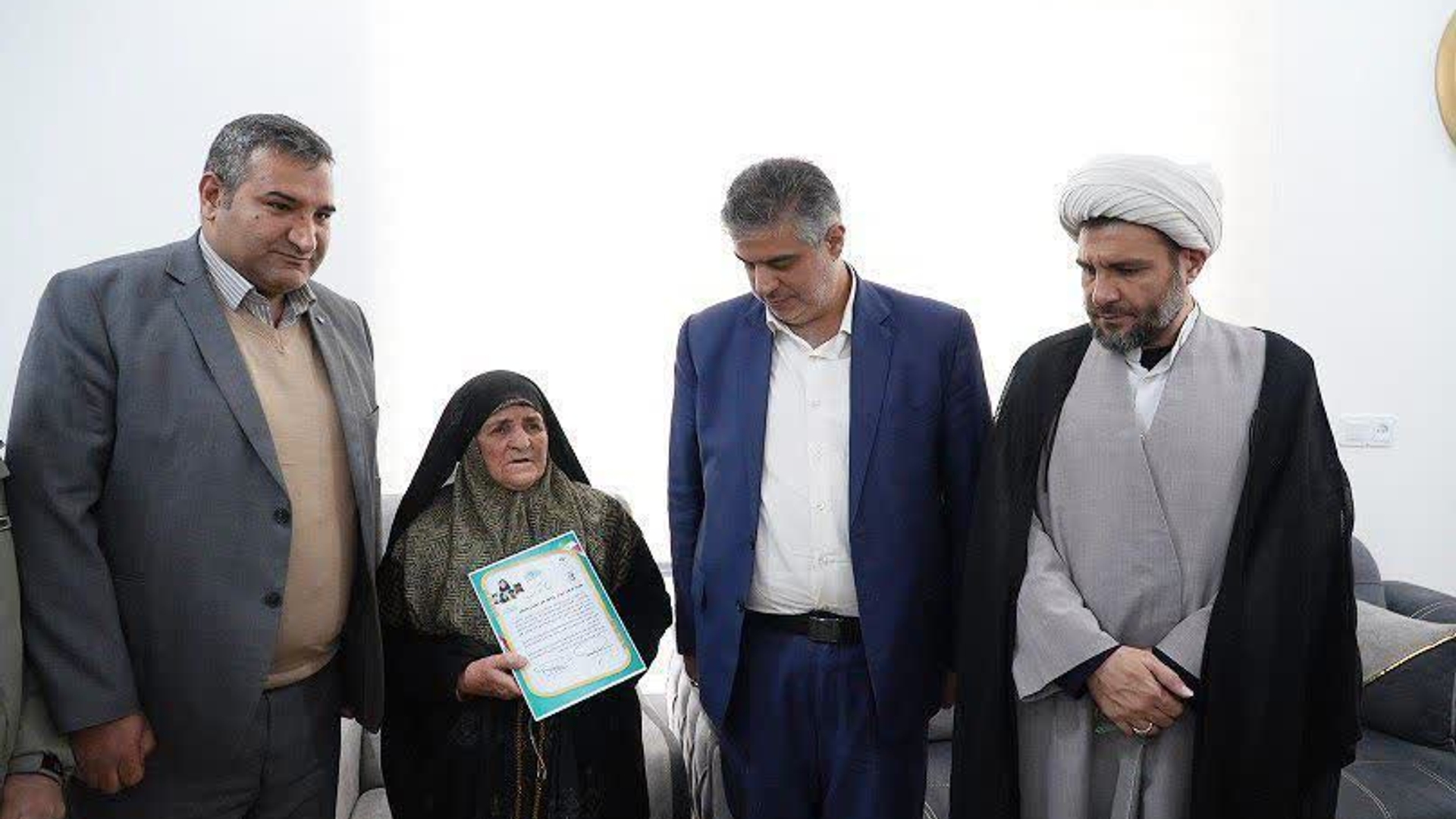 🔻دیدار استاندار مرکزی با خانواده‌ های معظم شهدا در شهرستان کمیجان