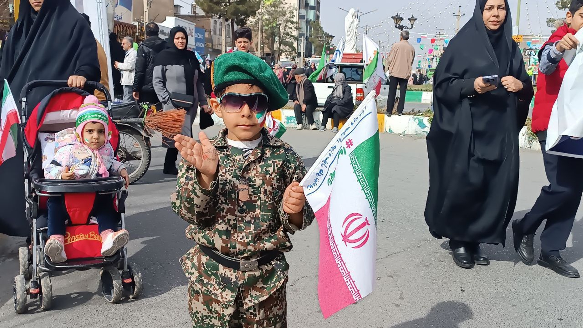 گزارش تصویری از راهپیمایی ۲۲ بهمن ۱۴۰۴