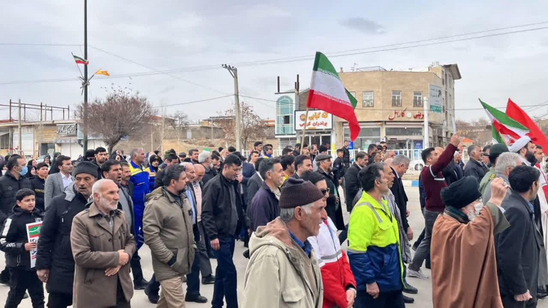 گزارش تصویری از راهپیمایی ۲۲ بهمن شهر نوبران