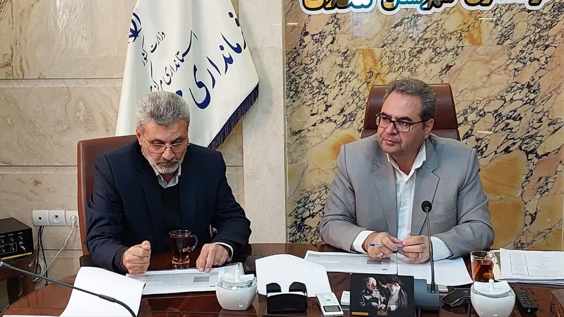 ️در جلسه کارگروه اشتغال و سرمایه‌گذاری شهرستان محلات، بر ارائه گزارش عملکرد بانک‌های عامل و تسریع در پرداخت تسهیلات اشتغال تأکید شد.