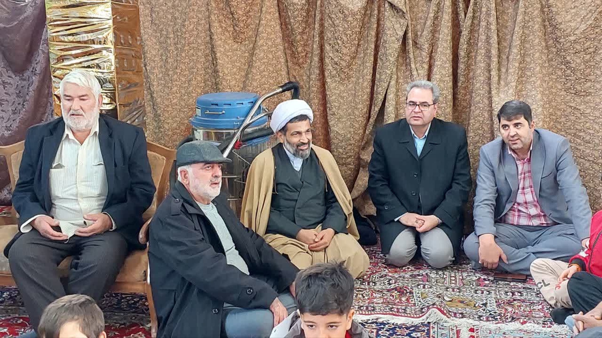 برگزاری جشن میلاد منجی عالم بشریت در آستان مقدس امامزاده محمود(ع) جردیجان