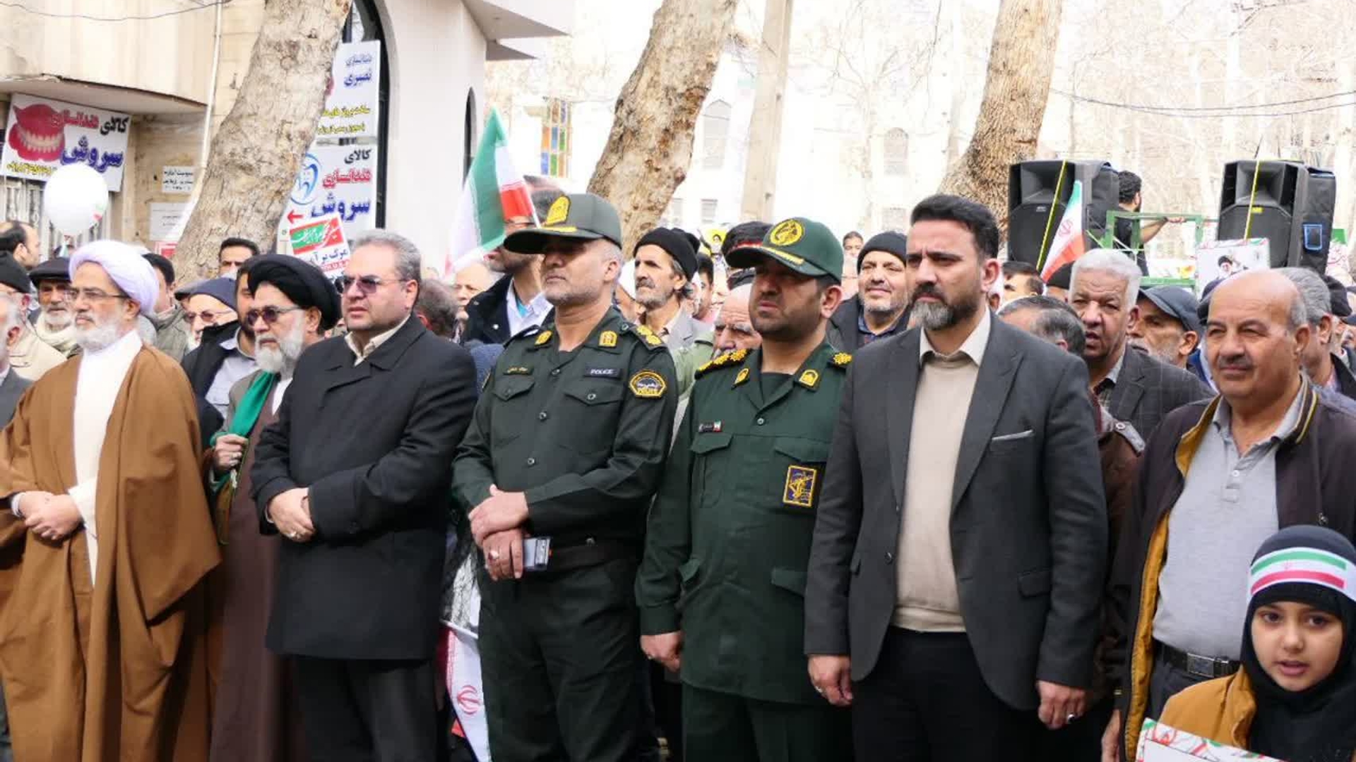 حضور غرورآفرین مردم و مسئولین شهرستان محلات در راهپیمایی ۲۲ بهمن