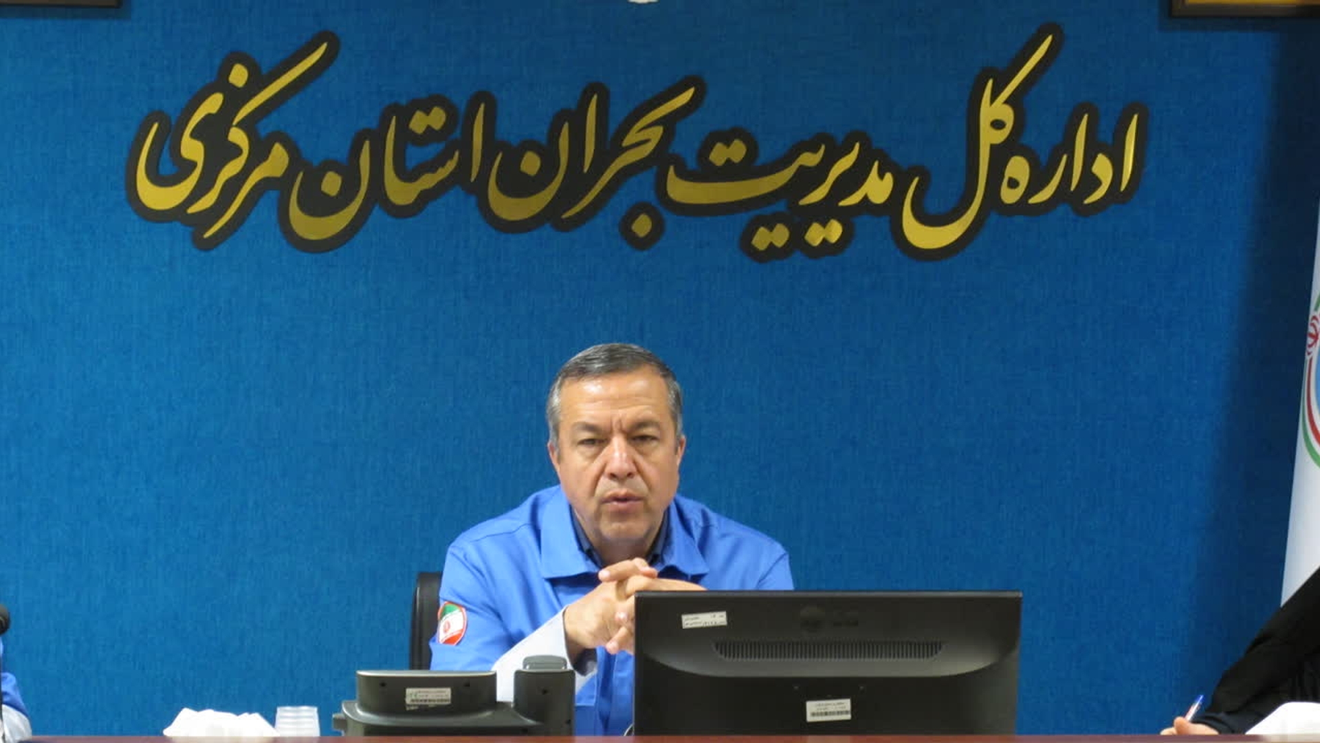 جلسه برنامه‌ریزی برای برگزاری مانور فعال‌سازی ساختار مدیریت بحران، به ریاست سیدمرتضی میری سرپرست اداره‌کل مدیریت بحران و با حضور اعضای مرتبط برگزار شد.

در این نشست، هماهنگی‌های لازم به‌منظور اجرای هرچه مطلوب‌تر مانور، تبیین سناریوی عملیاتی، تعیین شرح وظایف دستگاه‌های اجرایی و بررسی ظرفیت‌های پشتیبانی و لجستیکی مورد بحث و تبادل نظر قرار گرفت. همچنین بر آمادگی کامل دستگاه‌های عضو ستاد و ضرورت تعامل و هماهنگی بین‌بخشی در فرآیند فعال‌سازی ساختار مدیریت بحران تأکید شد.
در بخش دیگری از جلسه، ظرفیت بیمارستان‌ها، مراکز درمانی و پایگاه‌های اورژانس استان مورد بررسی قرار گرفت و بر لزوم آمادگی کامل کادر درمان، پیش‌بینی تخت‌های بستری و بخش‌های ویژه، تأمین تجهیزات و ملزومات پزشکی، و هماهنگی سریع اورژانس پیش‌بیمارستانی برای انتقال مصدومان احتمالی تأکید شد.

یکشنبه ۲۶ بهمن ماه ۱۴۰۴