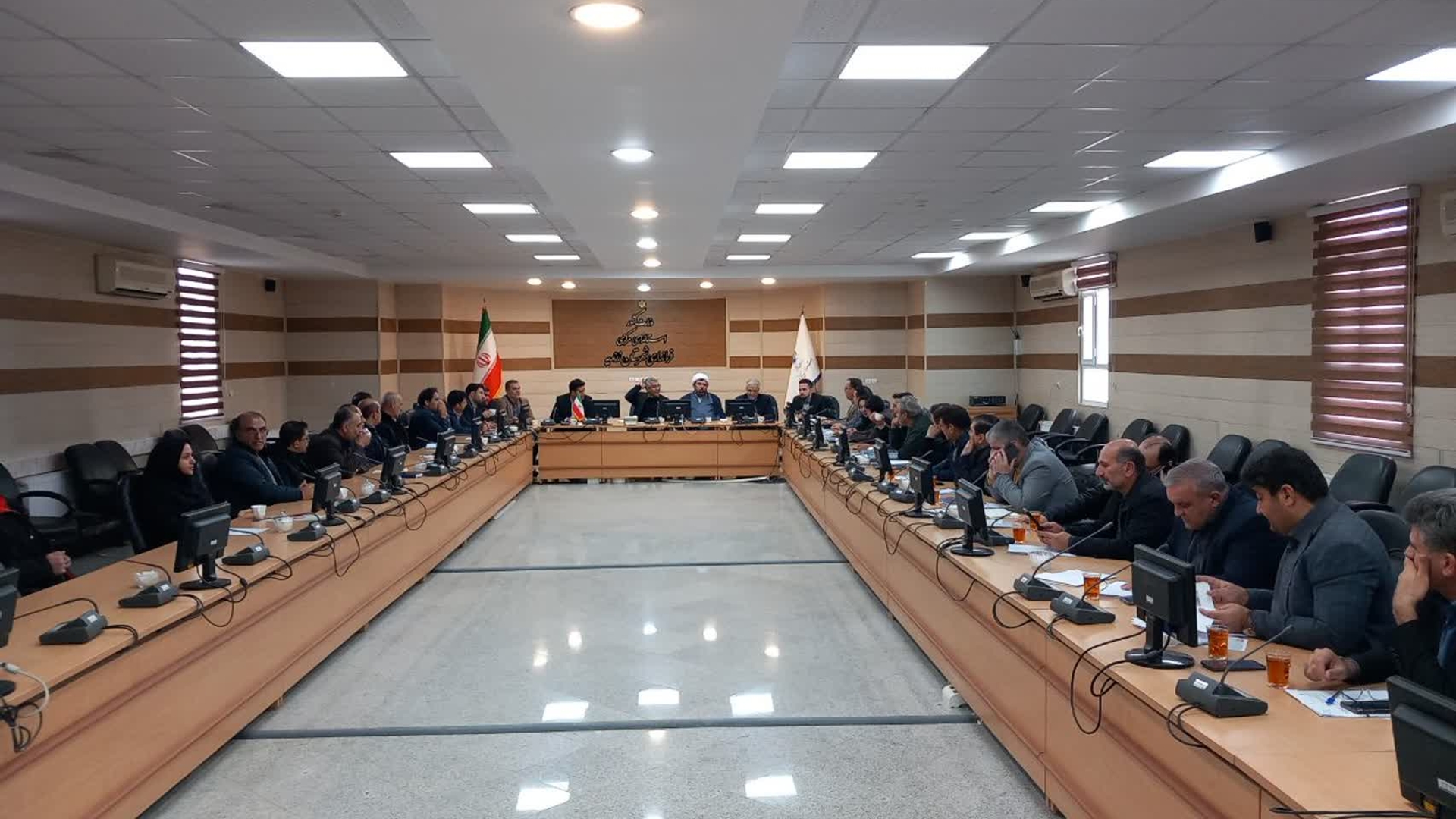 جلسه ویژه رفع موانع توسعه و ارتقای زیرساخت‌های شهرستان زرندیه برگزار شد