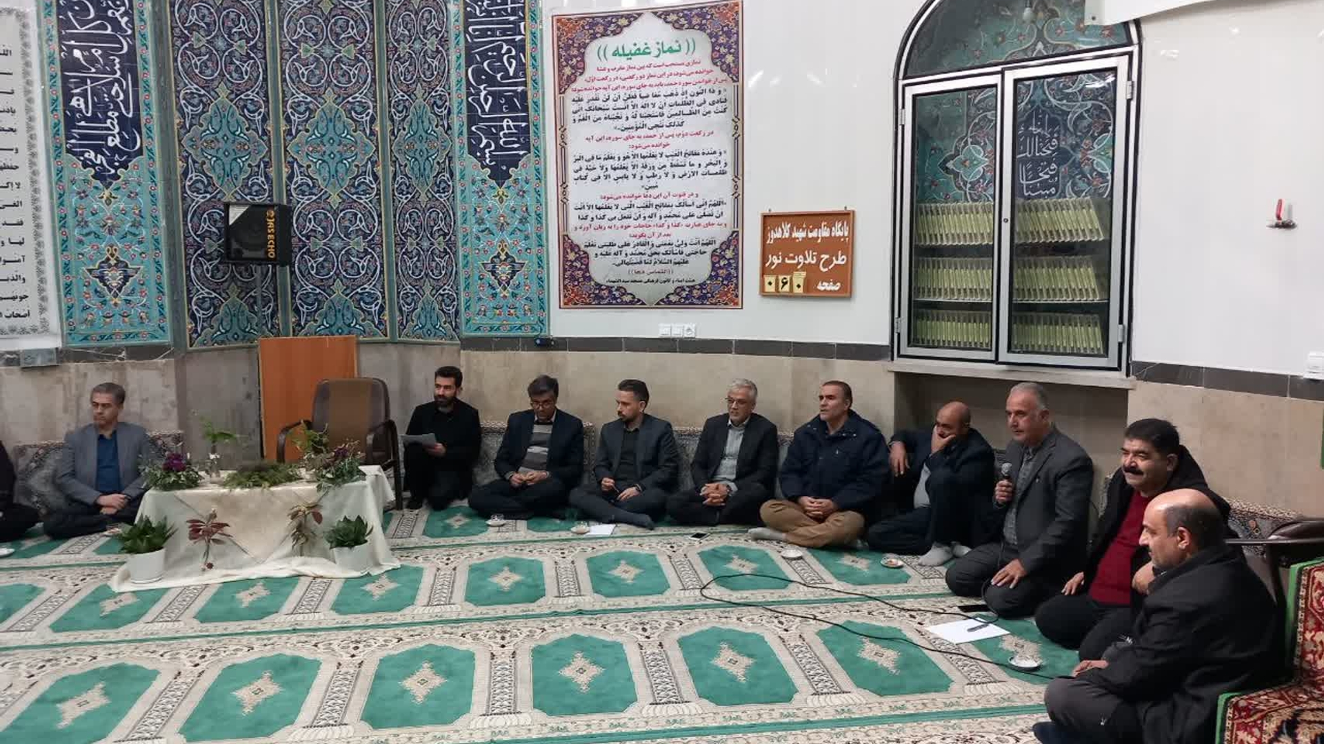 بازدید مسئولان شهرستان زرندیه از روستای صدرآباد و بررسی مشکلات اهالی