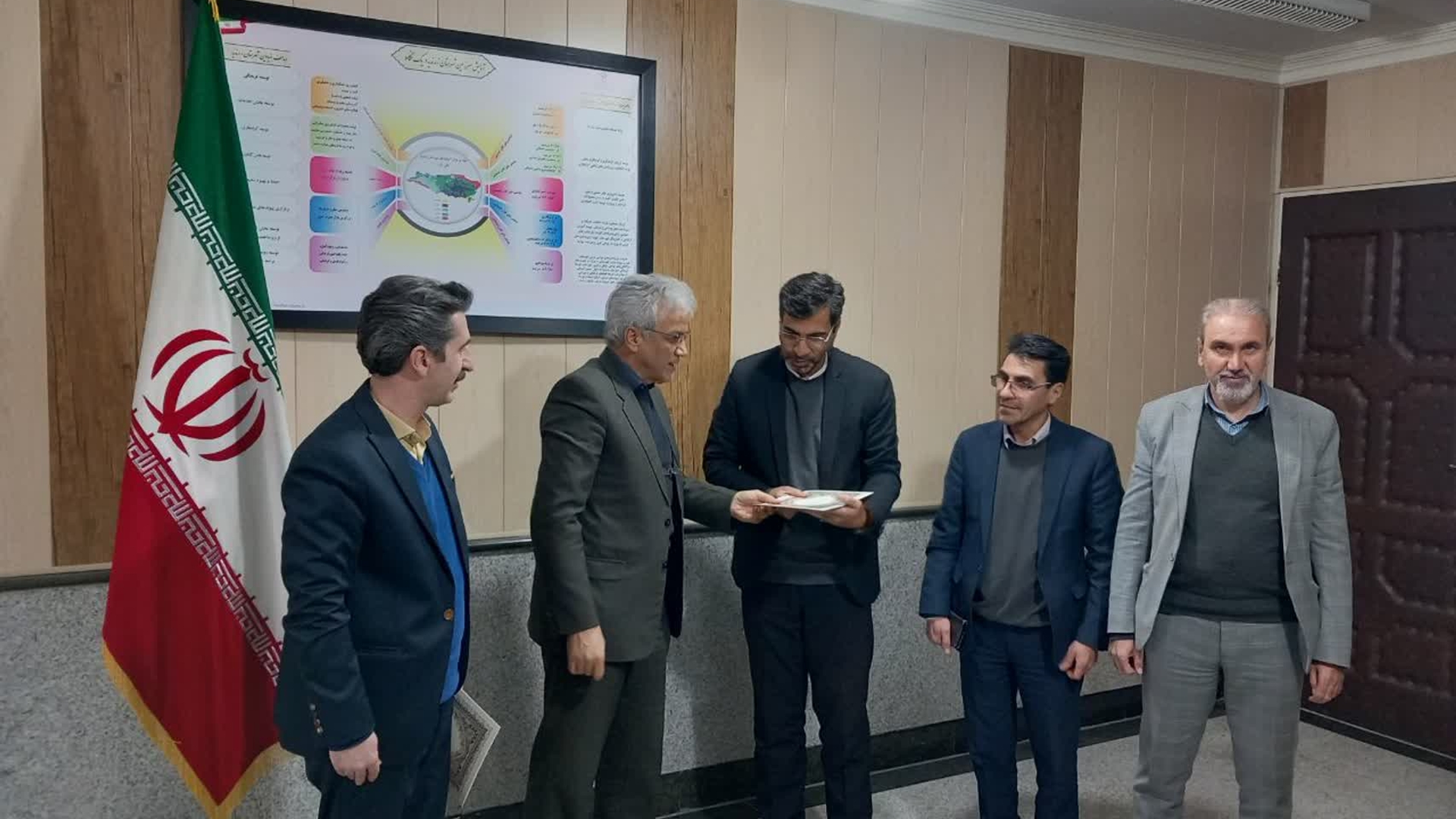 علی محمدی به عنوان سرپرست جدید اداره تعاون، کار و رفاه اجتماعی شهرستان زرندیه معرفی شد