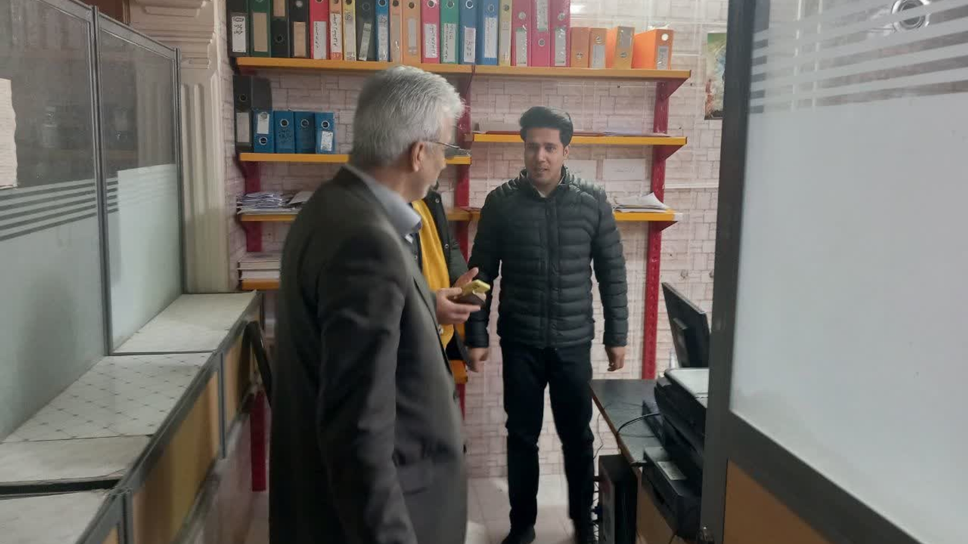 بازدید فرماندار شهرستان زرندیه از اداره دامپزشکی و شبکه بهداشت و درمان