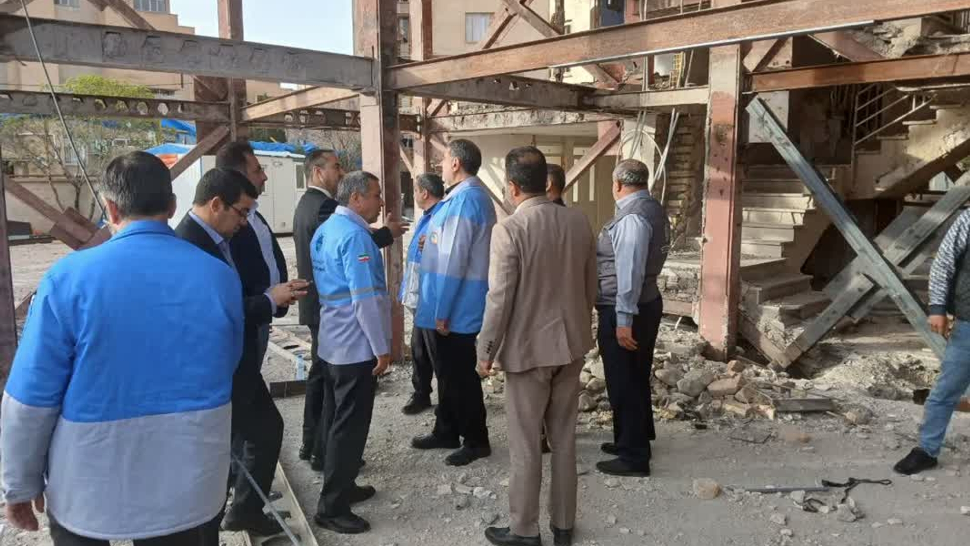 دکتر حسین ساجدی نیا رئیس سازمان مدیریت بحران کشور، به همراه معاونین و تعدادی از مسئولان استانی و شهرستانی، از اماکن آسیب دیده از "جنگ رمضان" در شهرستان‌های خمین، اراک و محلات بازدید کردند. در این بازدید، معاون سیاسی، امنیتی و اجتماعی استاندار، مدیرکل مدیریت بحران استان و سایر مدیران مرتبط نیز حضور داشتند.