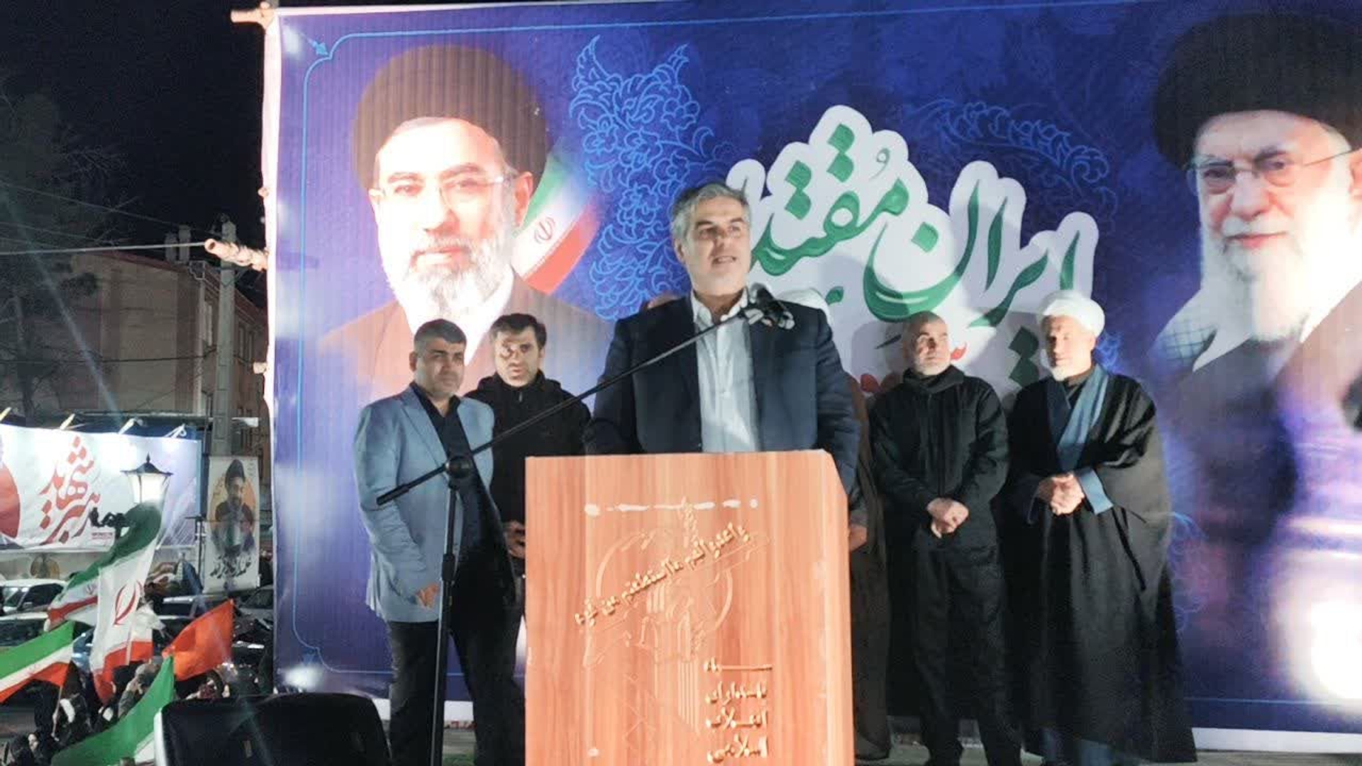 استاندار مرکزی:
حضور مردم، عامل تقویت مسیر دفاع از منافع کشور است