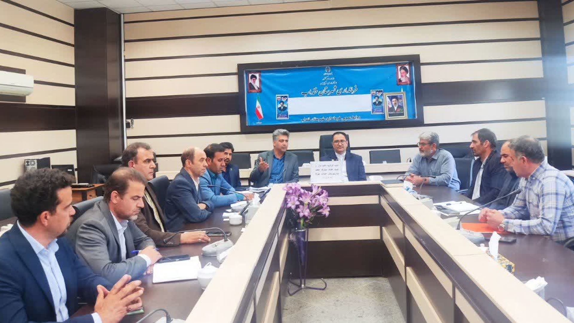 برگزاری جلسه ستاد تنظیم بازار و کمیته اقدام مشترک شهرستان خنداب به ریاست فرماندار