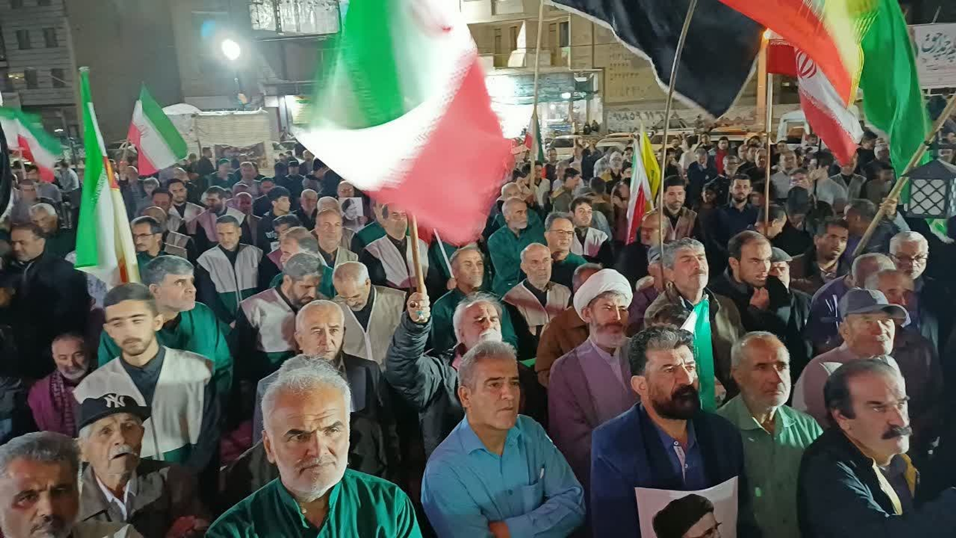 برگزاری هشتادمین اجتماع مردم ولایی و انقلابی مامونیه و روستاهای همجوار در میدان امام حسین(ع)