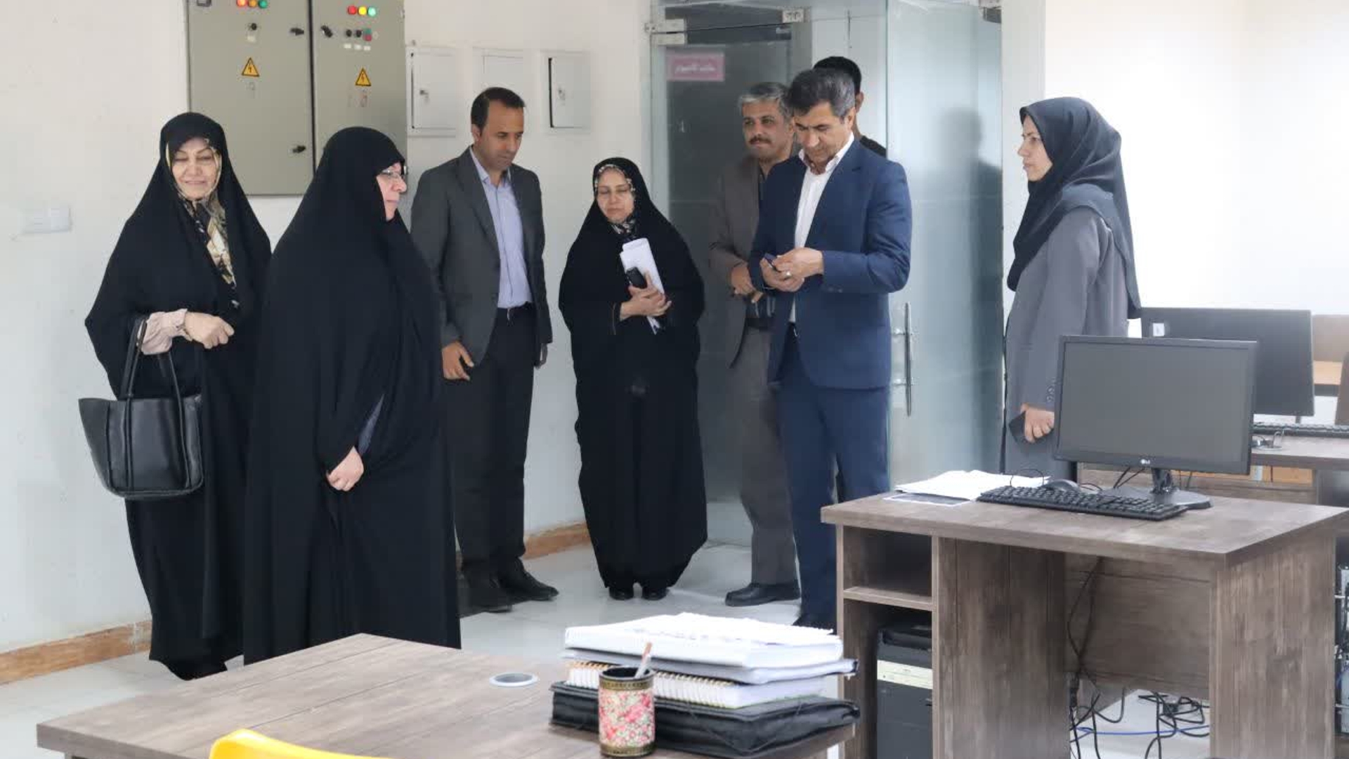 به مناسبت هفته خوابگاه‌ها، بازدیدی میدانی و جامع ازخوابگاه‌های امام رضا (ع) و حضرت معصومه (س) دانشگاه علوم پزشکی اراک، باحضور مفتح زاده مدیر کل امورزنان وخانواده استانداری ، با هدف شناسایی و رفع تنگناهای زیرساختی و رفاهی این مراکز اسکان دانشجویی برگزار شد.