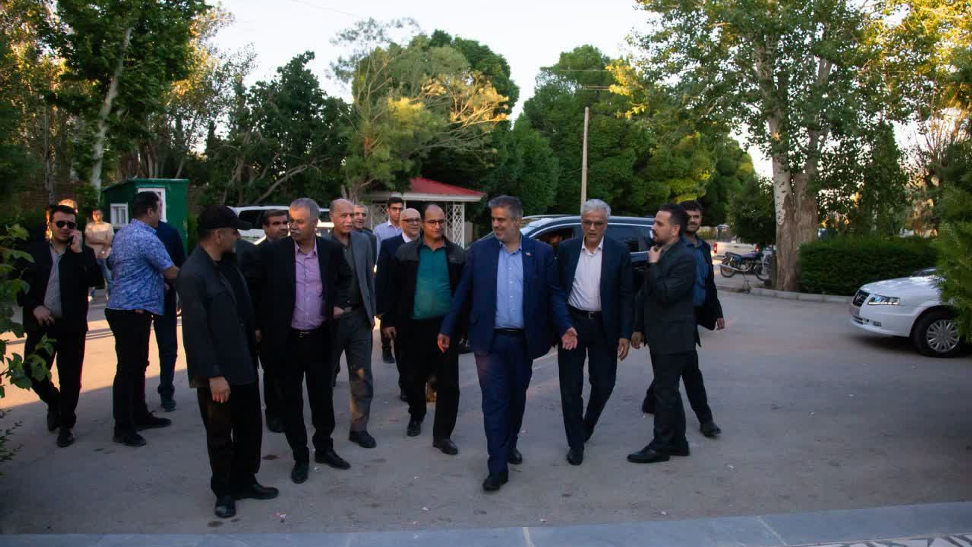 بازدید استاندار مرکزی از مزرعه کشاورزی در احمدآباد فصیح زرندیه