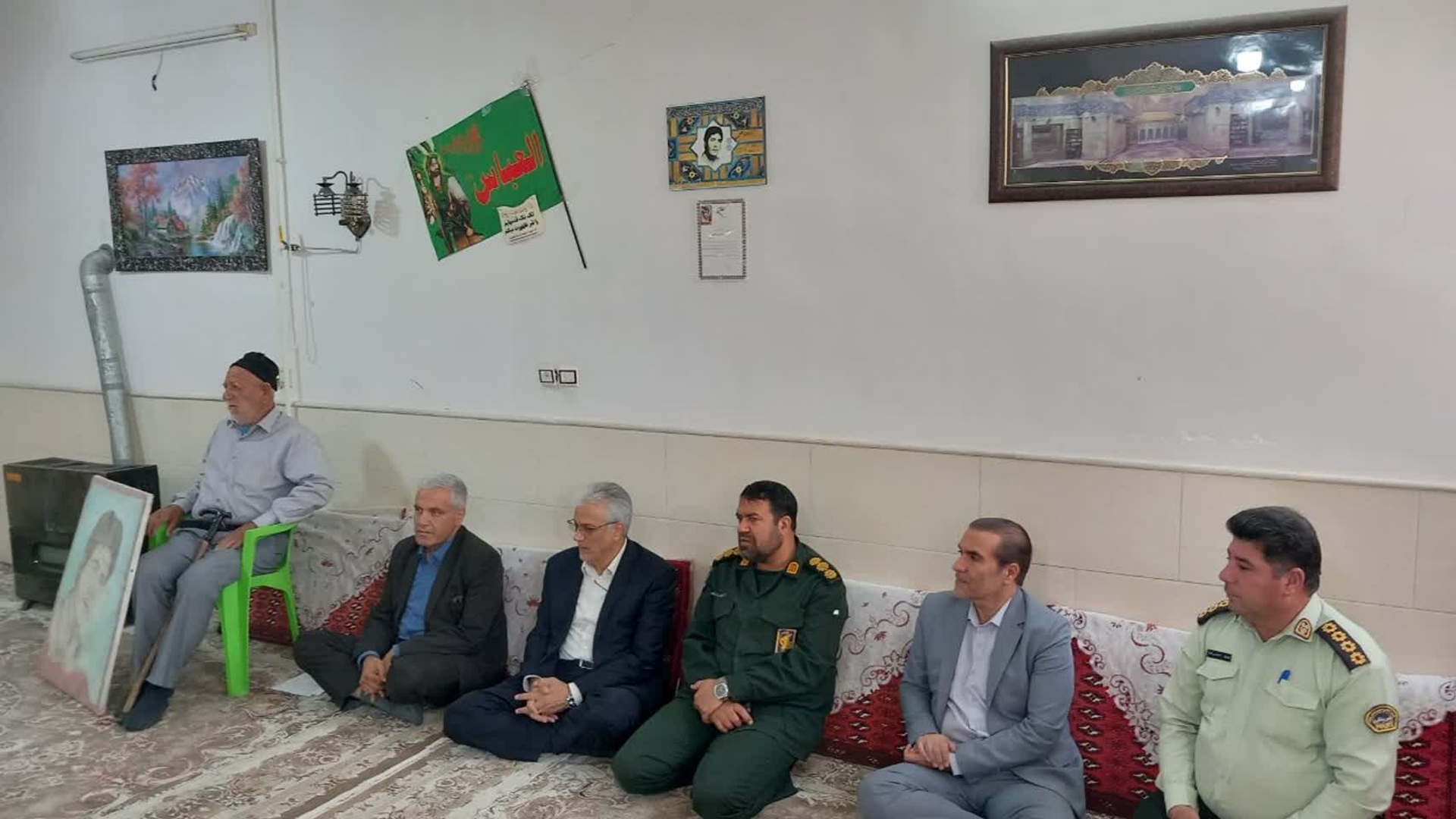 دیدار فرماندار زرندیه با خانواده شهید والامقام سید حمزه ولی‌الهی در حکیم‌آباد