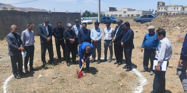 کلنگ‌زنی ساختمان اداری ثبت اسناد و املاک شهرستان خنداب