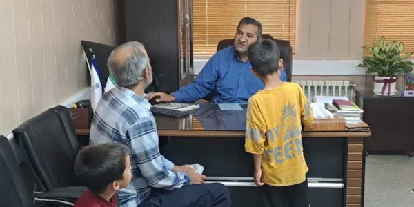 🔻دیدار چهره‌ به‌ چهره فرماندار شهرستان کمیجان با مردم برای بررسی مشکلات و مطالبات