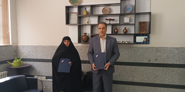 امضای تفاهمنامه توانمندسازی مهارتی بانوان استان مرکزی در هفته ملی مهارت  


اراک - همزمان با هفته ملی مهارت، تفاهمنامه‌ای با محوریت ارتقای توانمندی‌های مهارتی بانوان استان مرکزی میان مدیرکل دفتر امور زنان و خانواده استانداری و مدیرکل آموزش فنی‌وحرفه‌ای استان به امضا رسید.