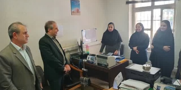 بازدید مهدی الیاسی از بخشداری مرکزی شهرستان زرندیه و دیدار با کارکنان