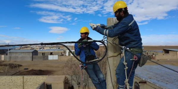 🔻شبکه توزیع برق کمیجان کابلی شد