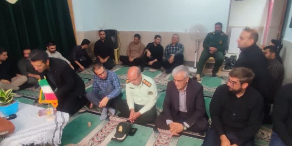 مراسم زیارت عاشورا و نشست بصیرتی در آموزش و پرورش زرندیه برگزار شد