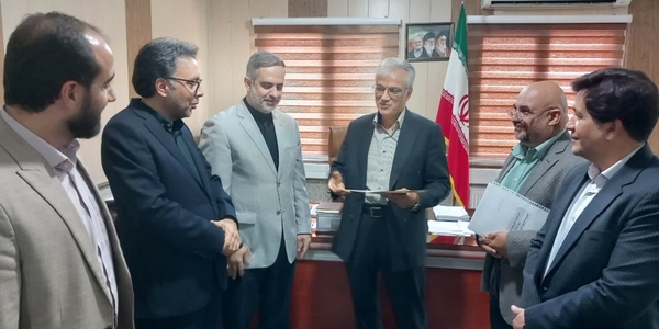 در روز سه شنبه مورخ ۱۴۰۴/۰۵/۰۷ جلسه ای به منظور بررسی و رفع مشکلات ساختمان مجتمع اداری شهرستان زرندیه با حضور جناب آقای دکتر فخاری مشاور محترم رئیس سازمان اداری و استخدامی کشور و فرماندار محترم شهرستان مذکور به همراه مدیر کل و معاون محترم دفتر برنامه ریزی.بودجه و تحول اداری استانداری و سایر دستگاه‌های ذیربط در محل فرمانداری شهرستان زرندیه برگزار گردید.