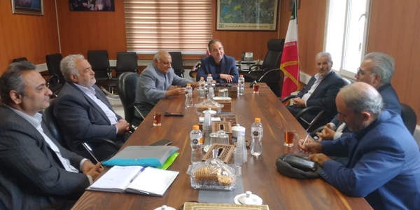 دیدار اعضای بنیاد زائر سرای استان مرکزی با فرماندار شهرستان اراک