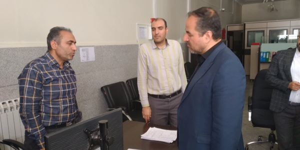به مناسبت هفته تامین اجتماعی بازدید سرزده فرماندار شهرستان اراک از اداره تامین اجتماعی شعبه سه اراک