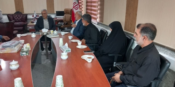 دیدار رئیس و اعضای ستاد بازسازی عتبات عالیات زرندیه با سرپرست فرمانداری