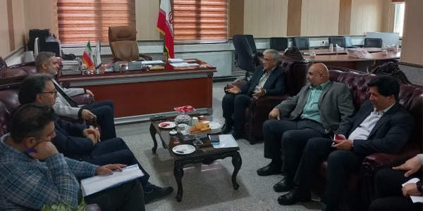 برگزاری جلسه بررسی وضعیت مجتمع اداری زرندیه با حضور مسئولان کشوری و استانی