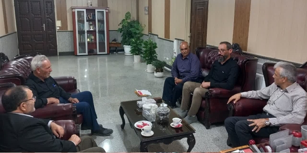 دیدار دهیار و اعضای شورای اسلامی روستای حصار با سرپرست فرمانداری زرندیه