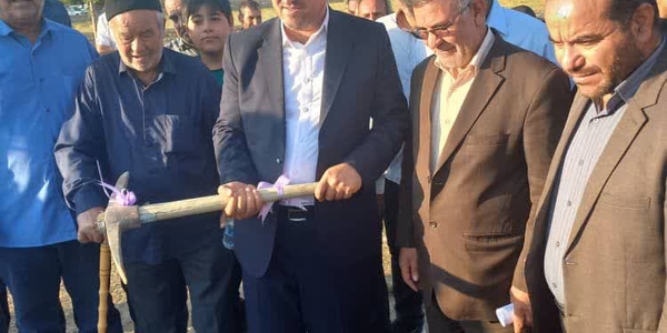 حضور فرماندار شهرستان اراک  و مراسم کلنگ زنی سالن ورزشي