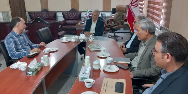 دیدار رئیس درمانگاه تامین اجتماعی با سرپرست فرمانداری زرندیه