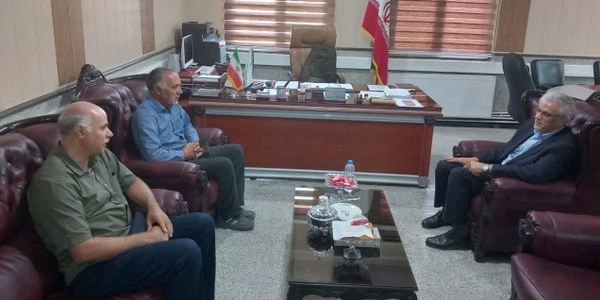 دیدار دهیار و عضو شورای روستای بریه با سرپرست فرمانداری زرندیه