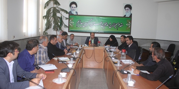 نشست بررسی مسائل و مشکلات روستا های بخش کمره شهرستان خمین برگزار شد