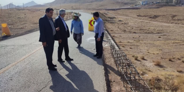 مهدی احمدی از روند بازسازی و تعریض پل ورودی روستای ویدر در بخش خرقان بازدید کرد