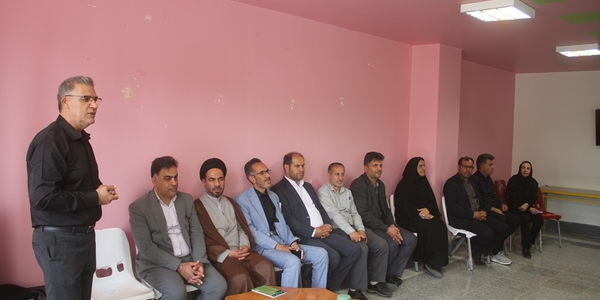 فرماندار ، امام جمعه و نماینده مردم خمین در مجلس از موسسه خیریه سرای خوبان آفتاب ( سخا ) خمین بازدید کردند