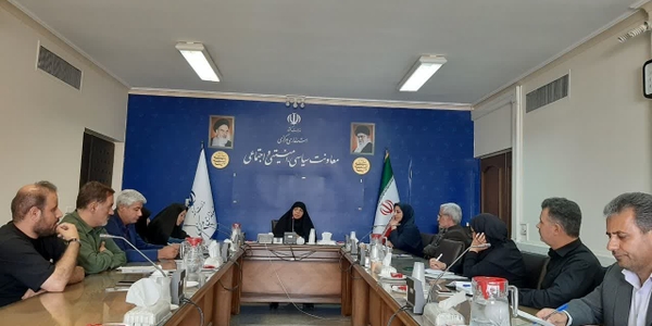 به ریاست مفتح زاده مدیر کل امور زنان وخانواده استانداری جلسه هم اندیشی برای حمایت از زنان فعال اقتصادی و کارآفرین استان با حضور دستگاههای مرتبط و نمایندگان بانوان کارآفرین برگزار و تصمیماتی درهمین راستا اتخاذ گردید.