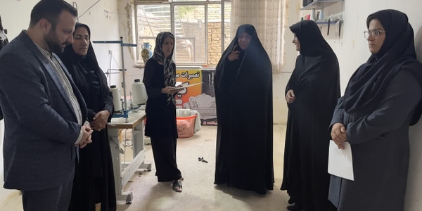 باحضور  مفتح زاده، مدیرکل دفتر امور زنان و خانواده استانداری به اتفاق مجید قاسمی، سرپرست معاونت سیاسی، امنیتی و اجتماعی فرمانداری و سرپرست اداره بهزیستی شهرستان از کارگاه خیاطی احدی از توانخواهان درشهر شازند بازدید، ضمن بررسی مسائل، مشکلات و استماع درخواست آنان عزم راسخ ایشان را ستودند.