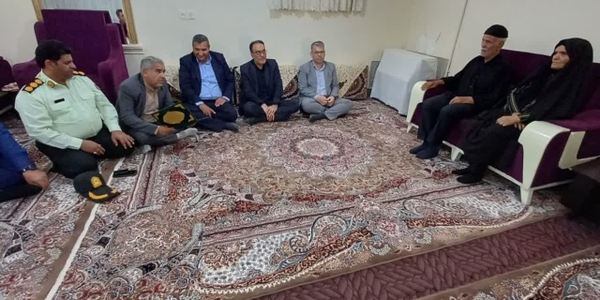 🔻دیدار دکتر مددی فرماندار شهرستان کمیجان و دکتر ابراهیمی نماینده مردم در مجلس شورای اسلامی با خانواده معزز شهید خسروبیگی در روستای خسروبیگ