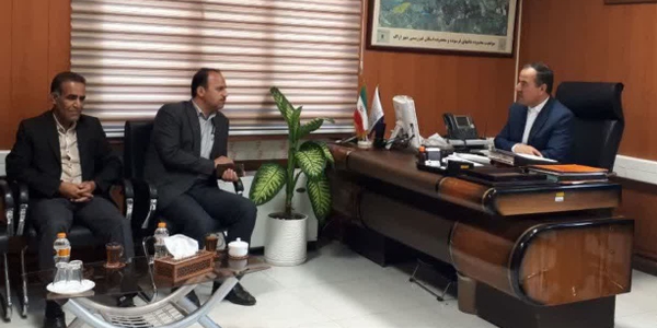 دیدارملکی  مدیرکل غله استان  مرکزی به همراه  ذوالفقاری مدیر جهاد کشاورزی شهرستان اراک با فرماندار اراک