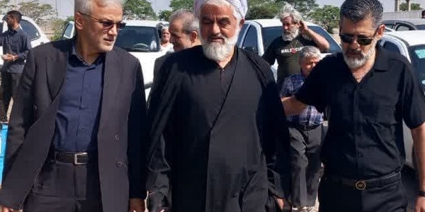 حضور سرپرست فرمانداری و امام جمعه زرندیه در موکب شهدای روستای پیک